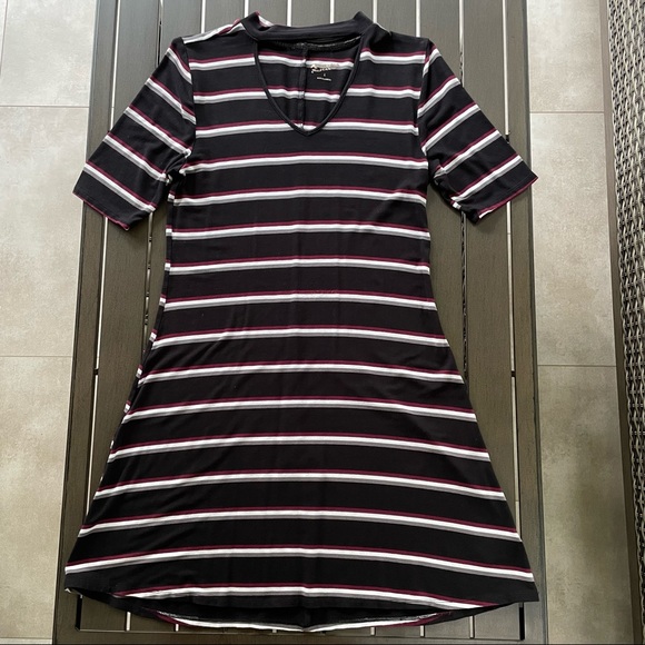ARIZONA JEAN COMPANY JUNIORS STRIPED CHOKER SWING DRESS!! - Picture 1 of 10